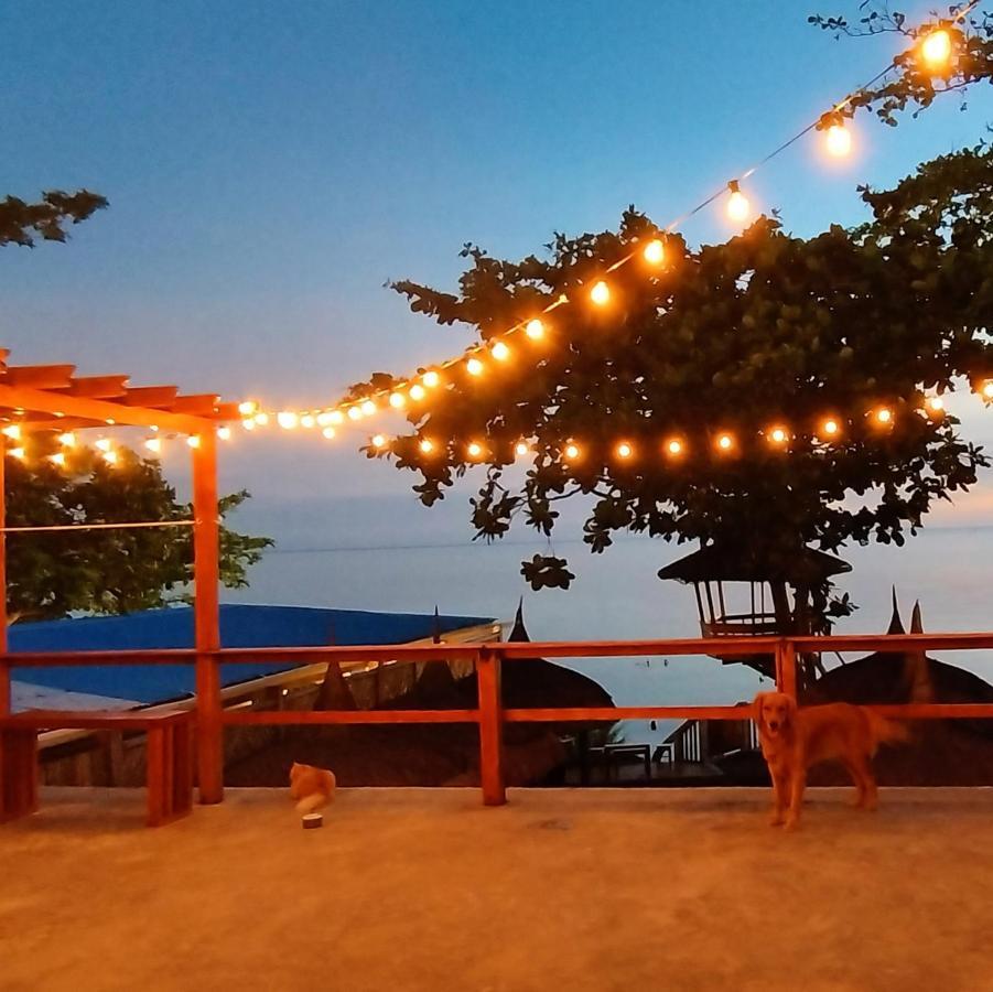 White Bada Guesthouse Siquijor Eksteriør bilde