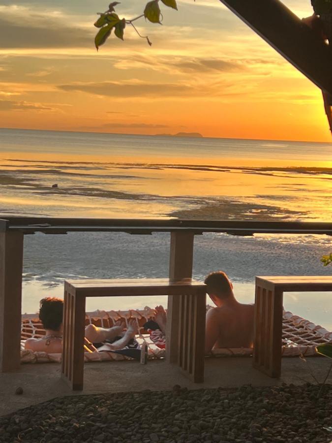 White Bada Guesthouse Siquijor Eksteriør bilde