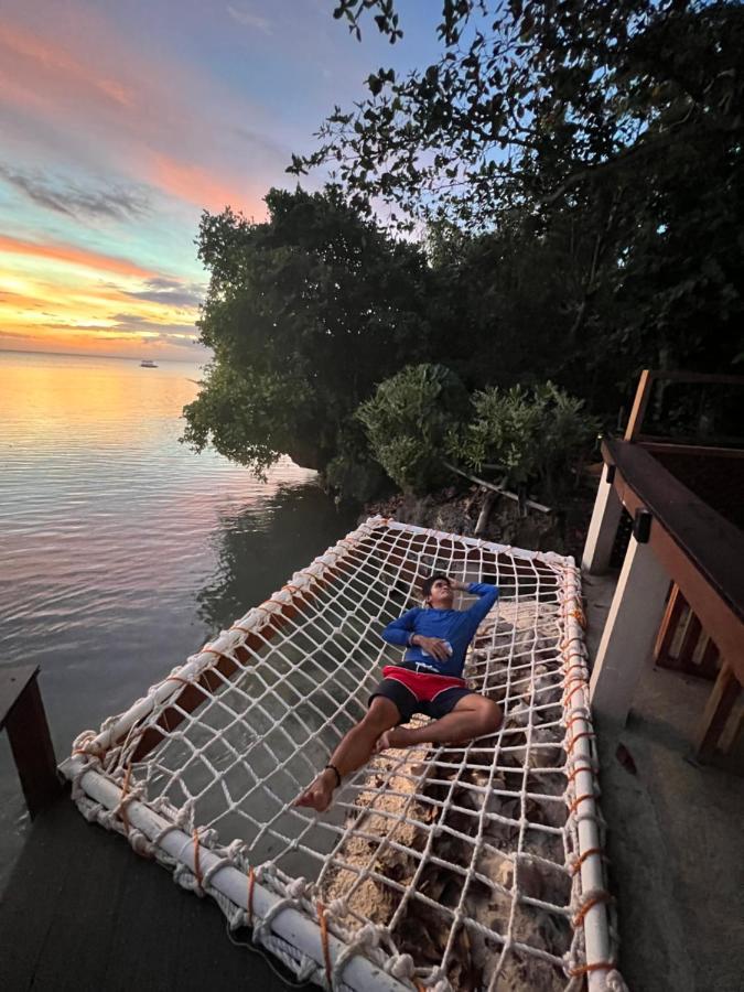 White Bada Guesthouse Siquijor Eksteriør bilde